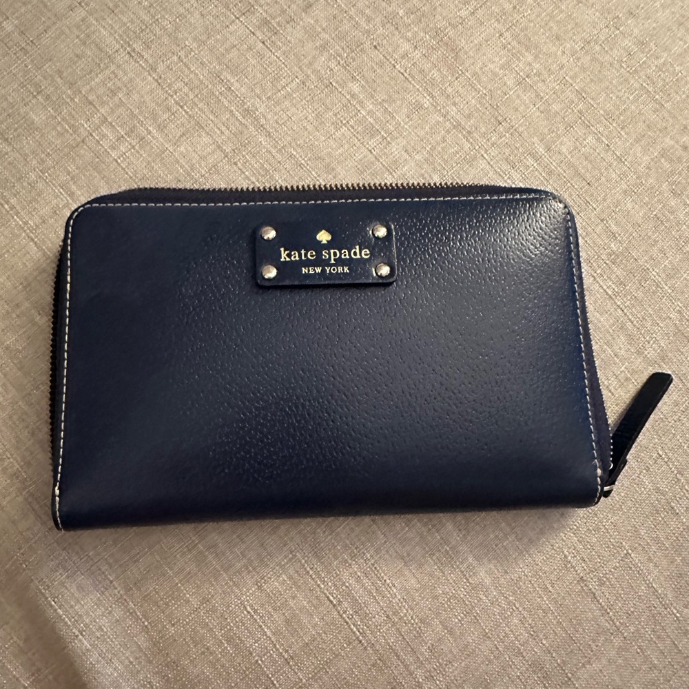 COPY - Kate Spade Travel Wallet